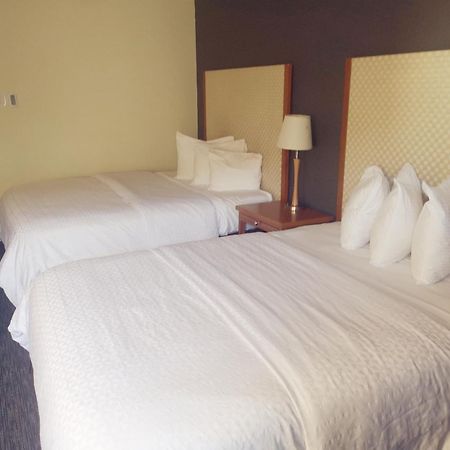 Travelodge By Wyndham Edmonton West Buitenkant foto
