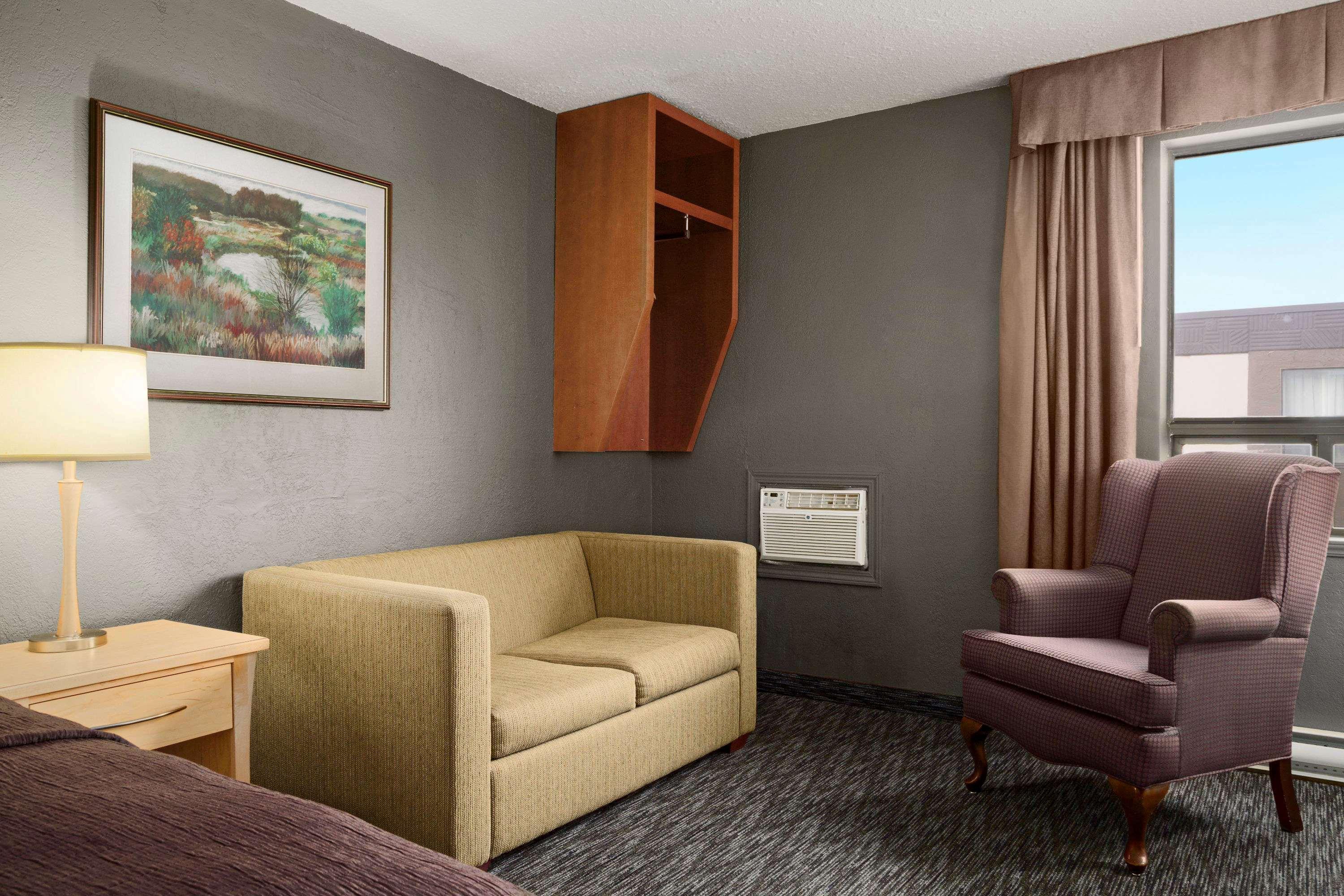 Travelodge By Wyndham Edmonton West Buitenkant foto