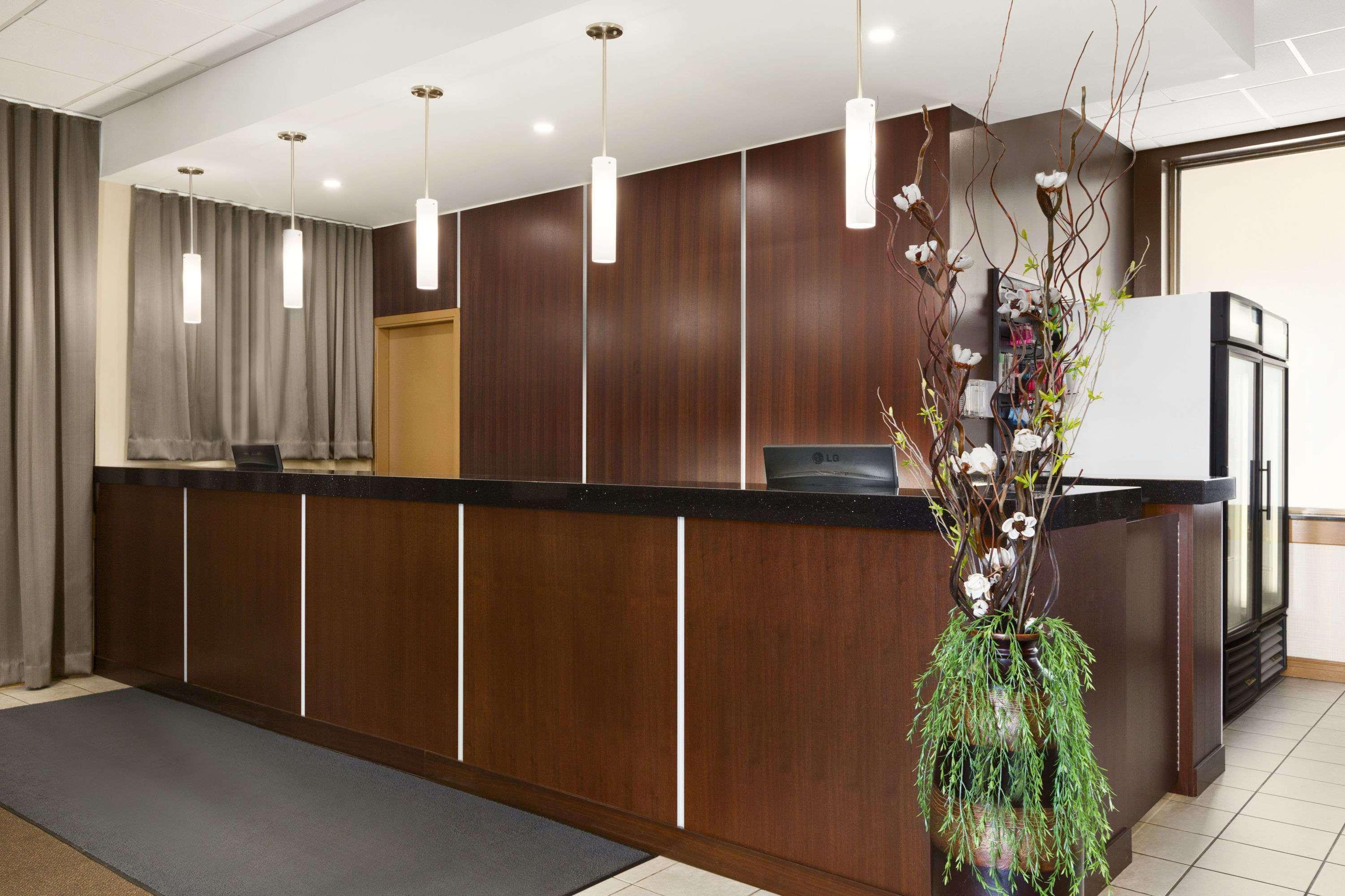 Travelodge By Wyndham Edmonton West Buitenkant foto