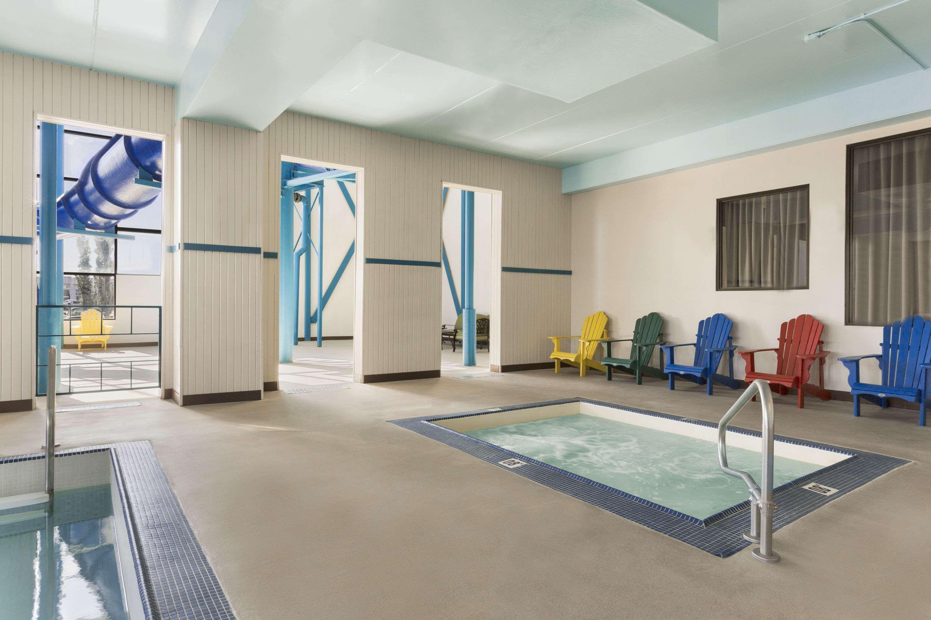 Travelodge By Wyndham Edmonton West Buitenkant foto