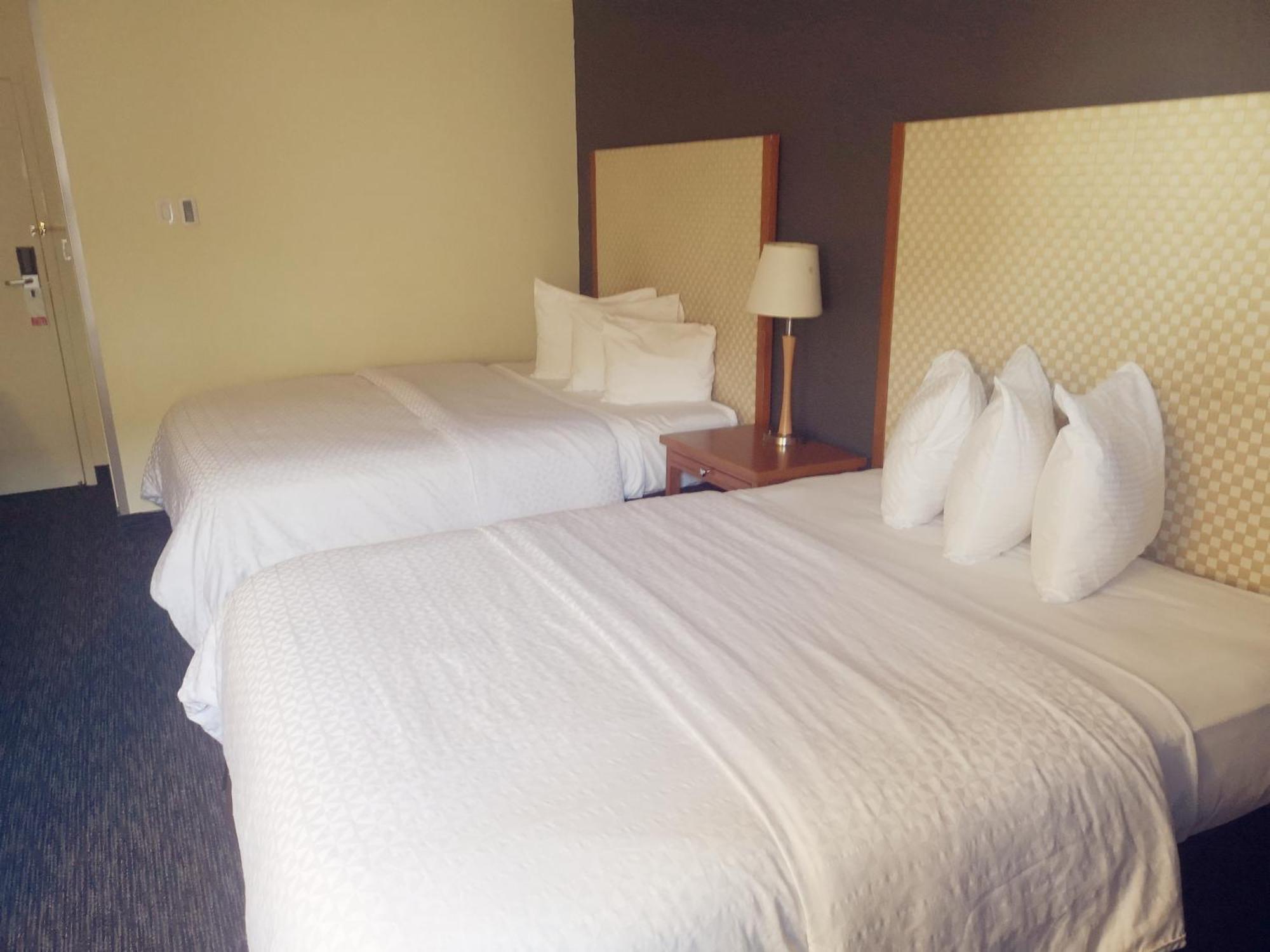 Travelodge By Wyndham Edmonton West Buitenkant foto