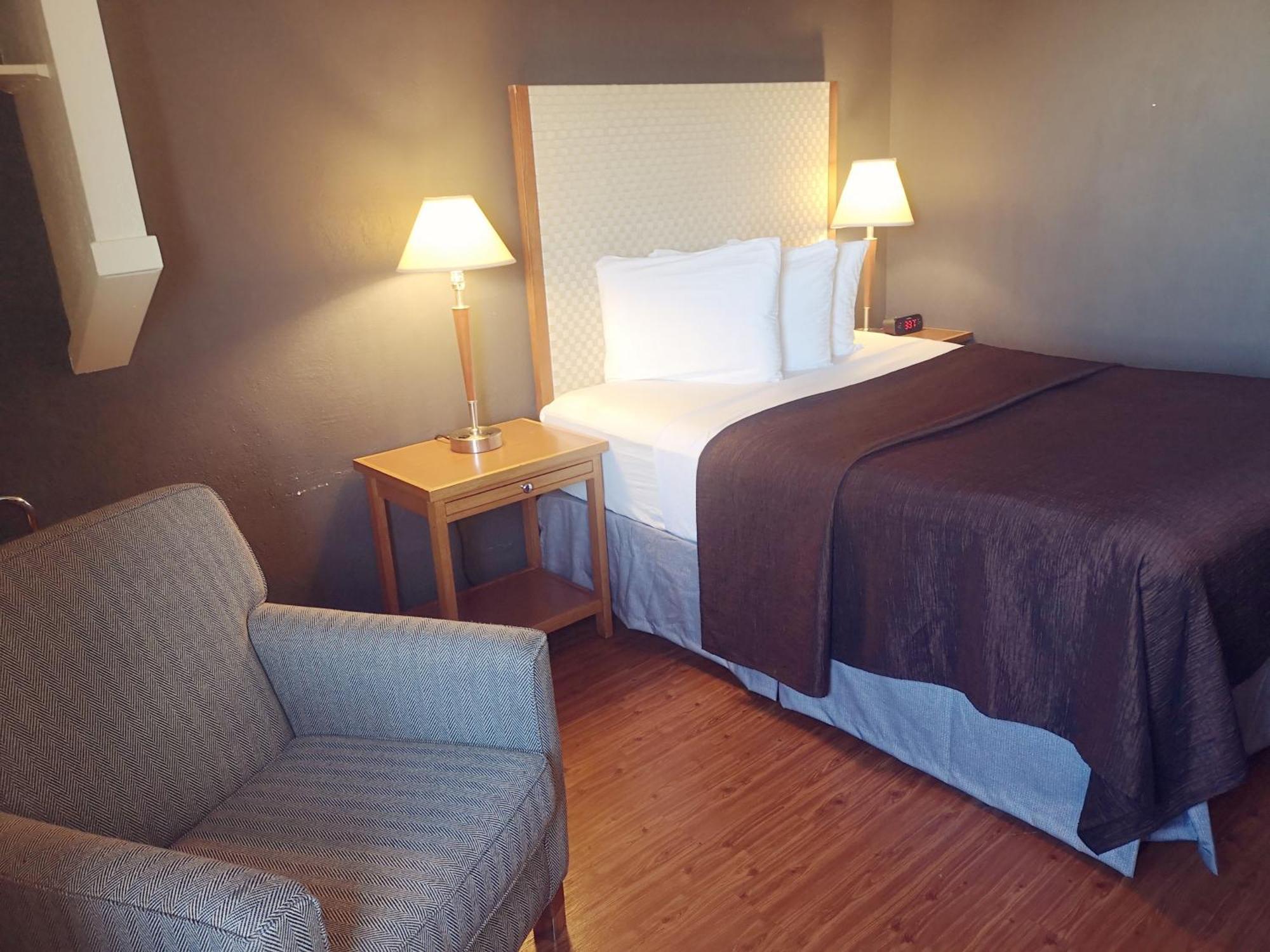 Travelodge By Wyndham Edmonton West Buitenkant foto