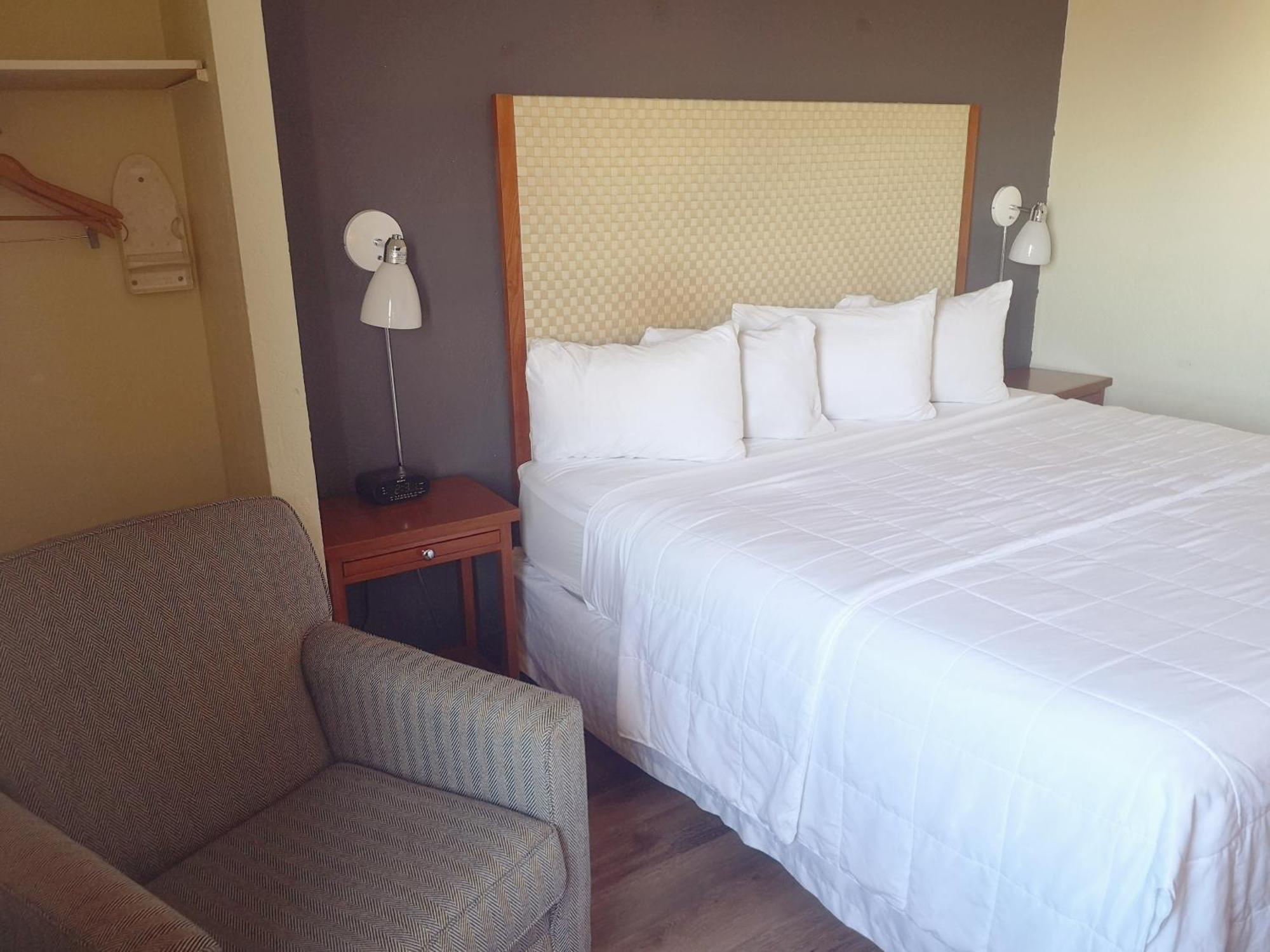 Travelodge By Wyndham Edmonton West Buitenkant foto