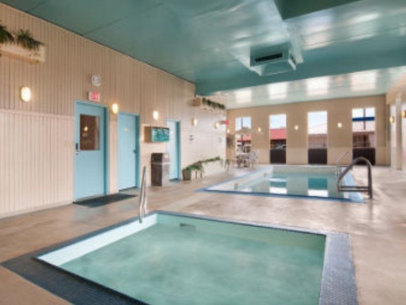 Travelodge By Wyndham Edmonton West Buitenkant foto