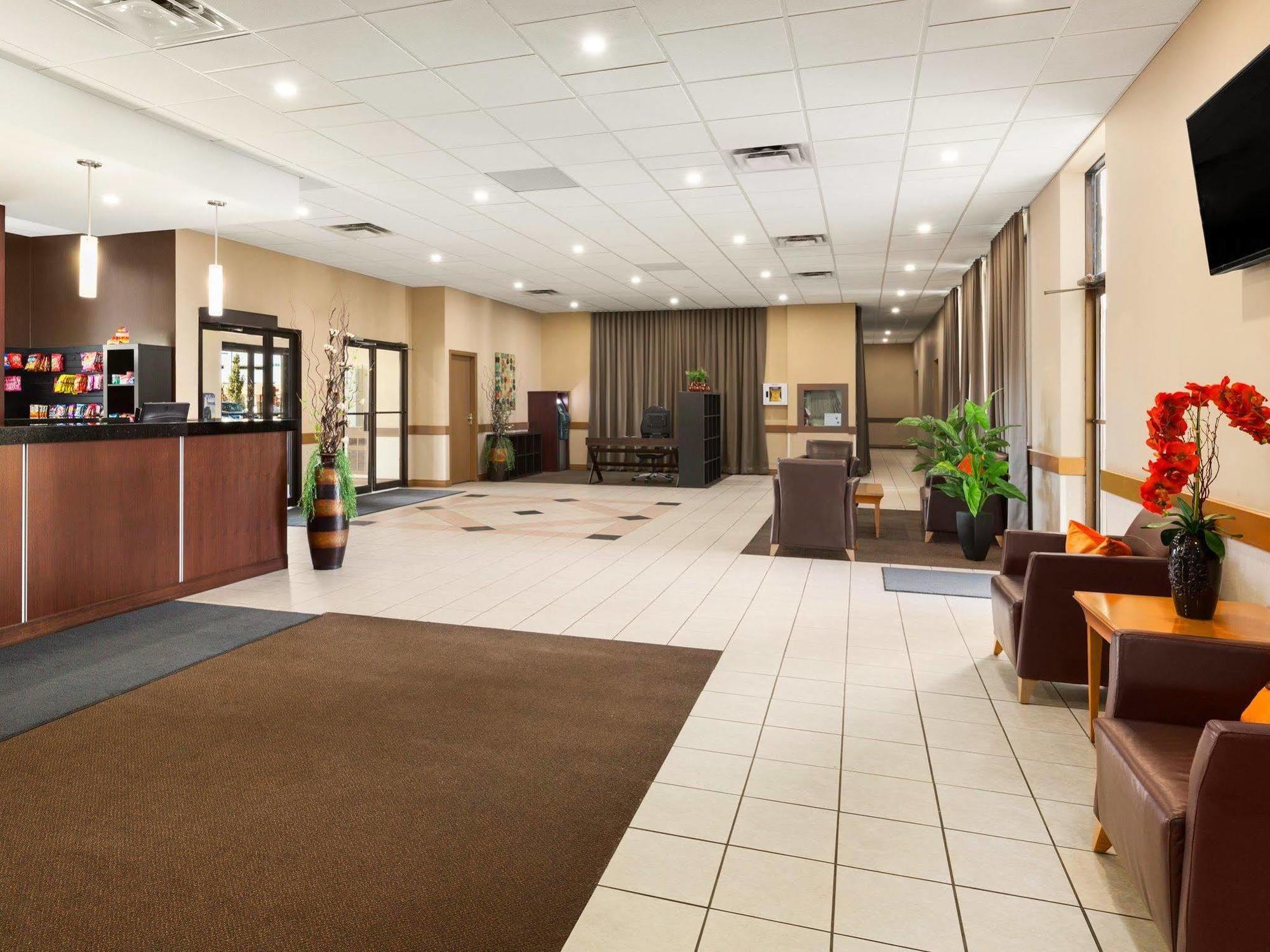 Travelodge By Wyndham Edmonton West Buitenkant foto
