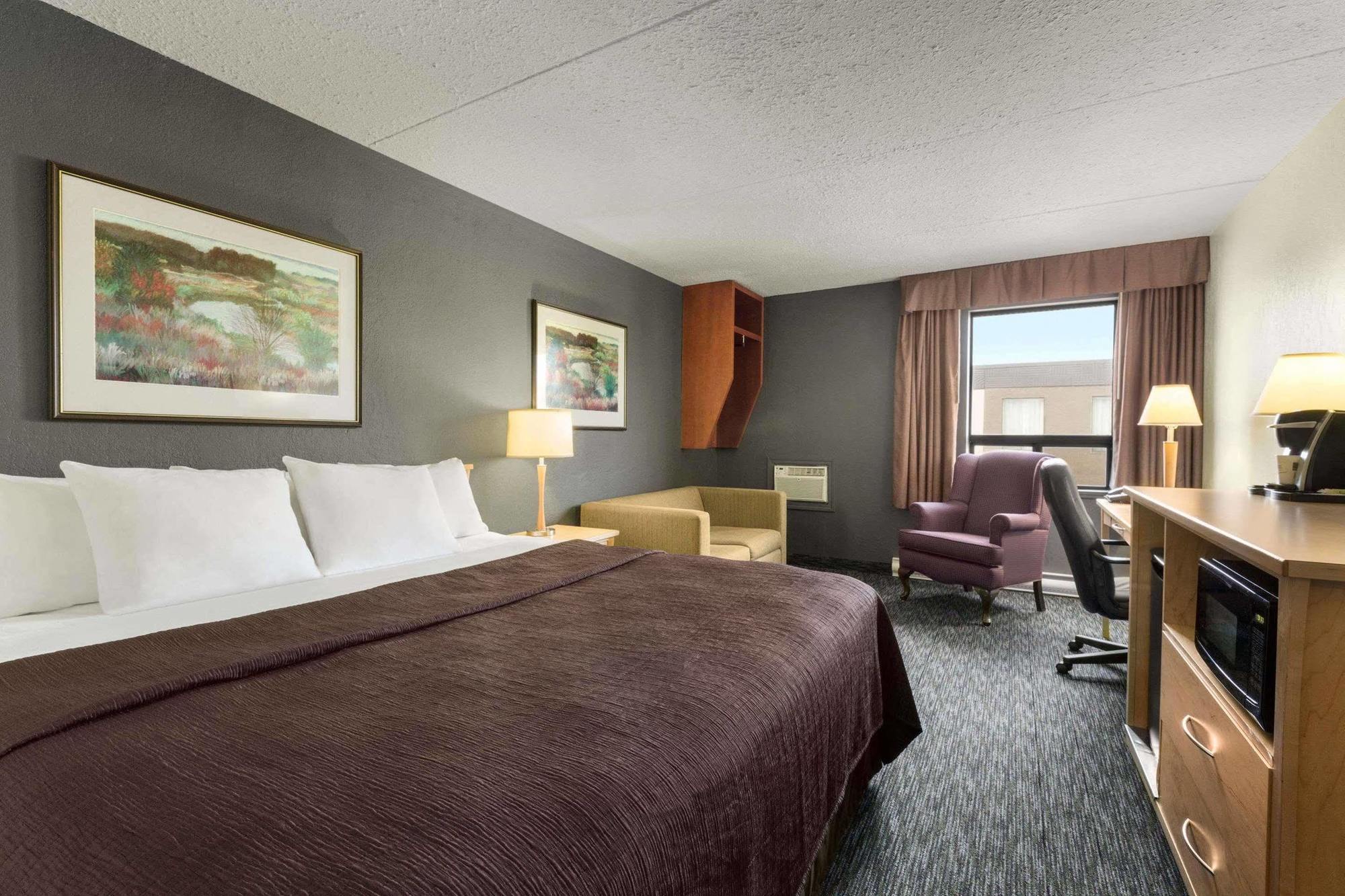 Travelodge By Wyndham Edmonton West Buitenkant foto
