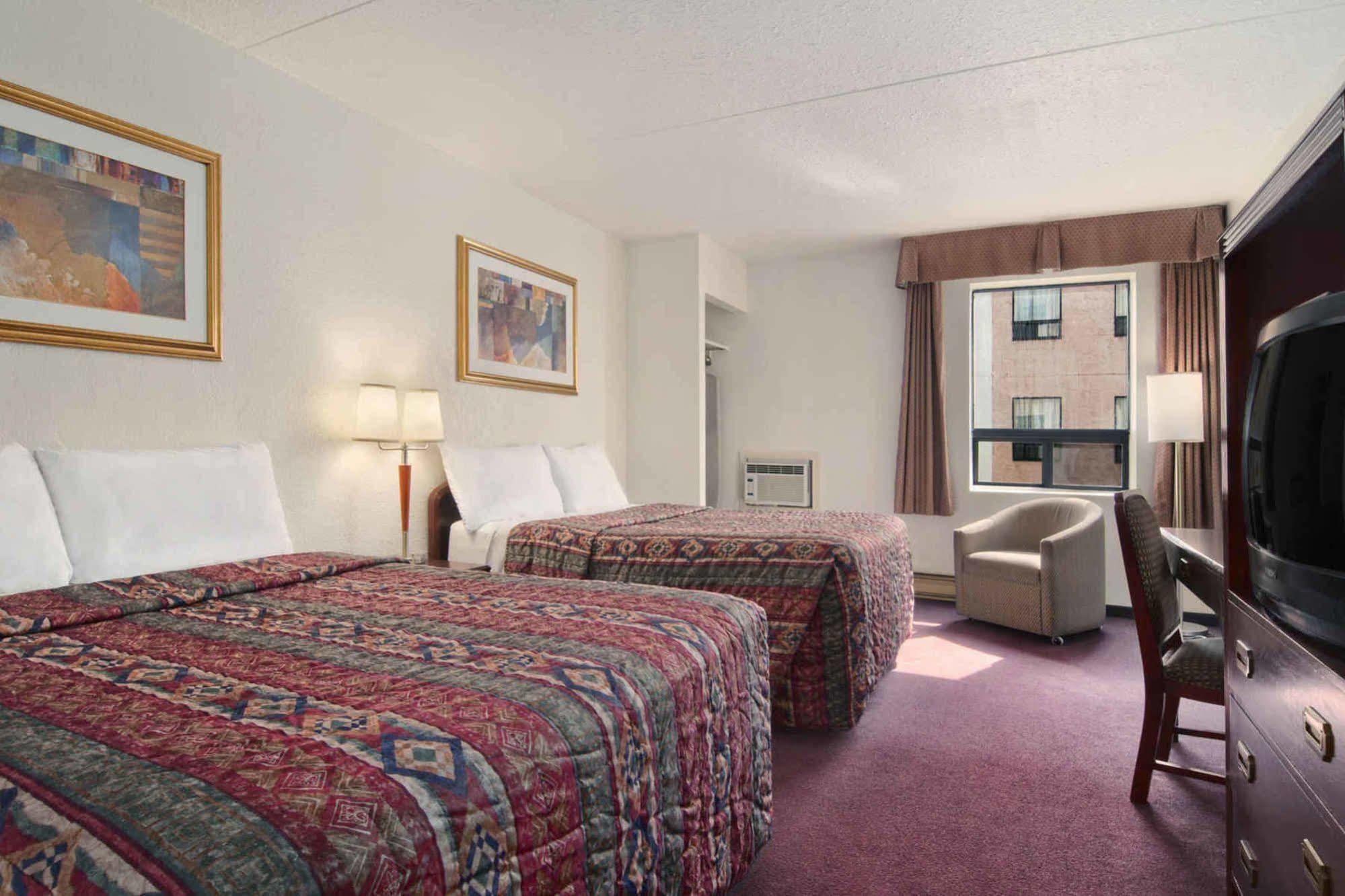 Travelodge By Wyndham Edmonton West Buitenkant foto
