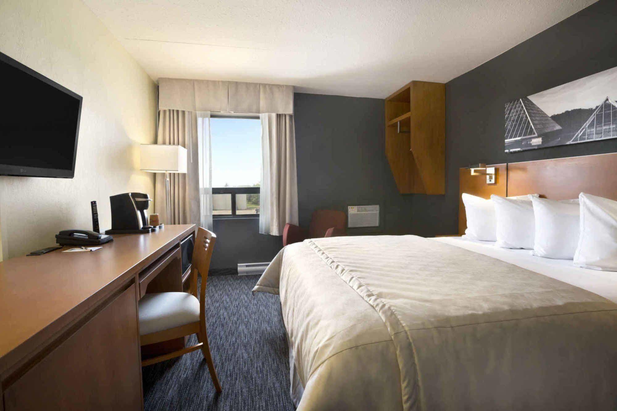 Travelodge By Wyndham Edmonton West Buitenkant foto